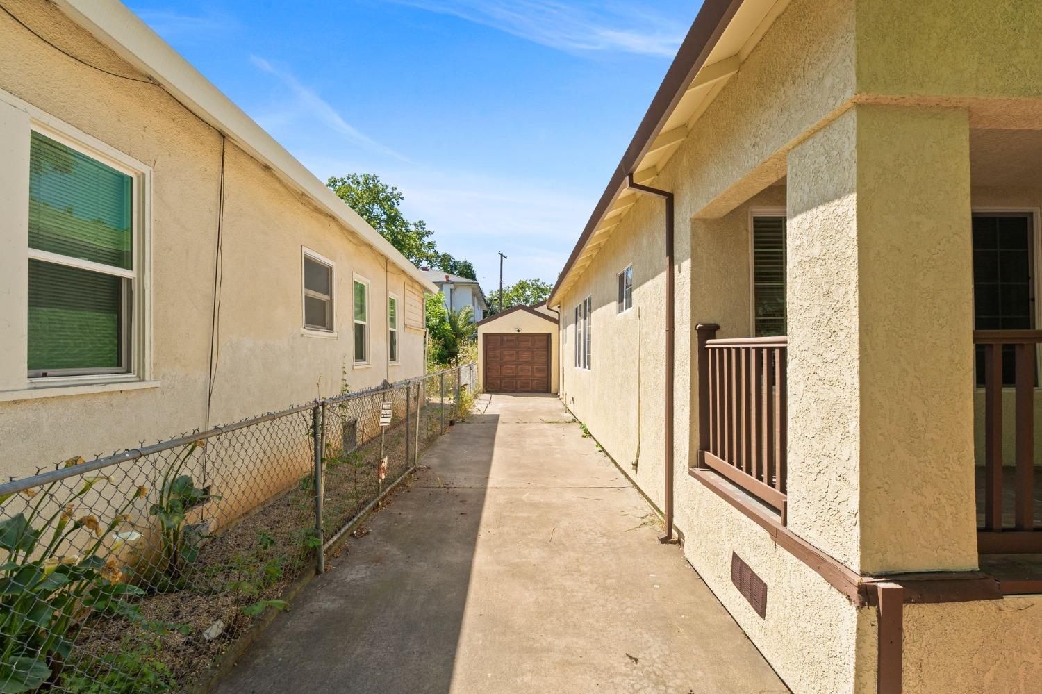 Franklin Boulevard, Sacramento, California image 33