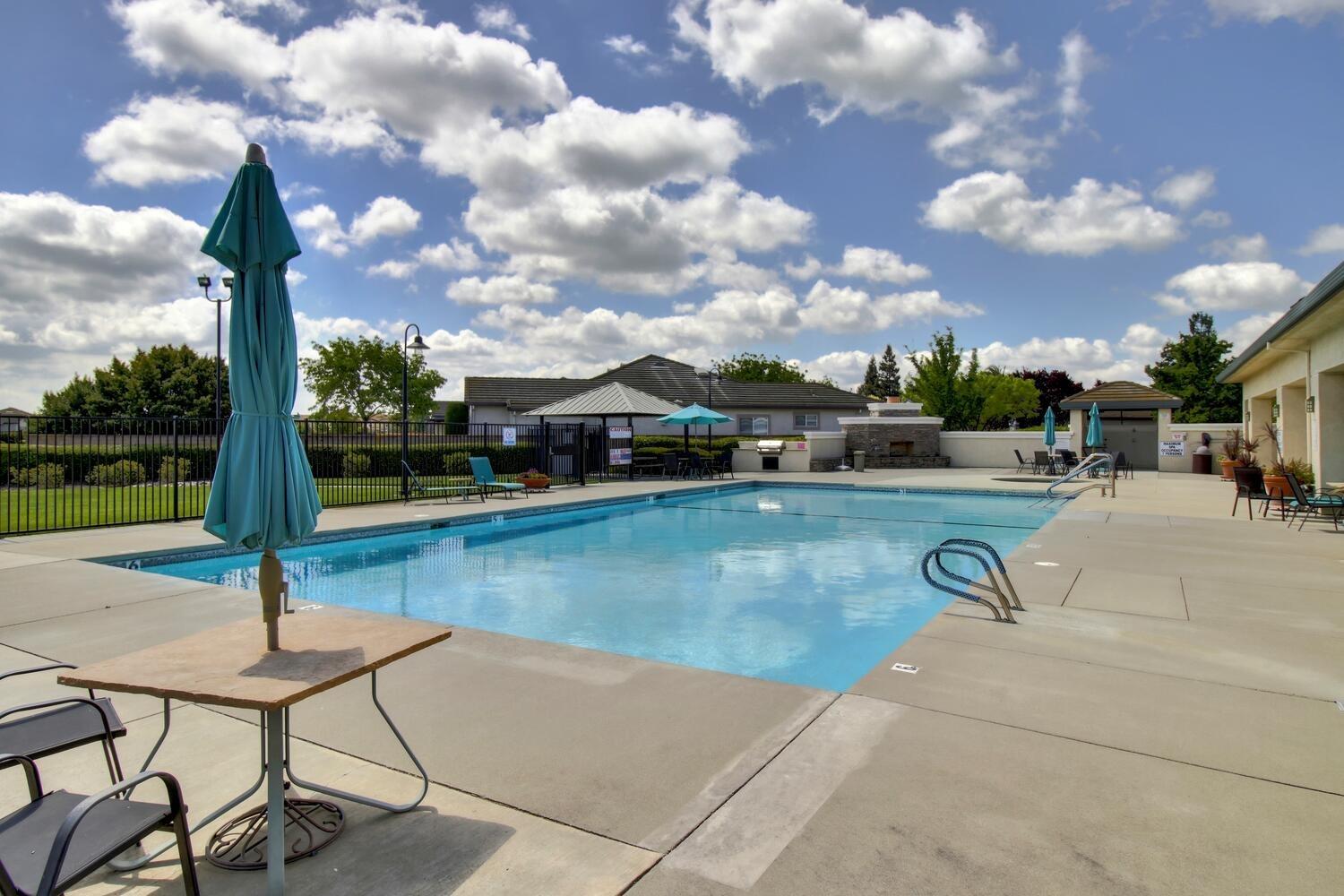 Detail Gallery Image 80 of 85 For 2500 Emerald Lake, Elk Grove,  CA 95758 - 2 Beds | 2 Baths