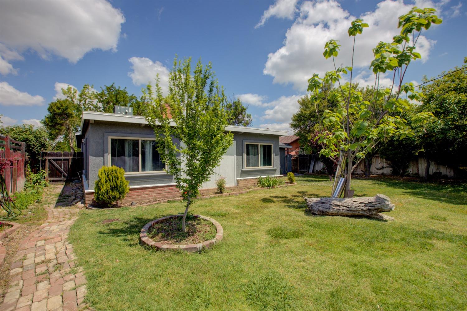 E 19th Street, Merced, California image 43