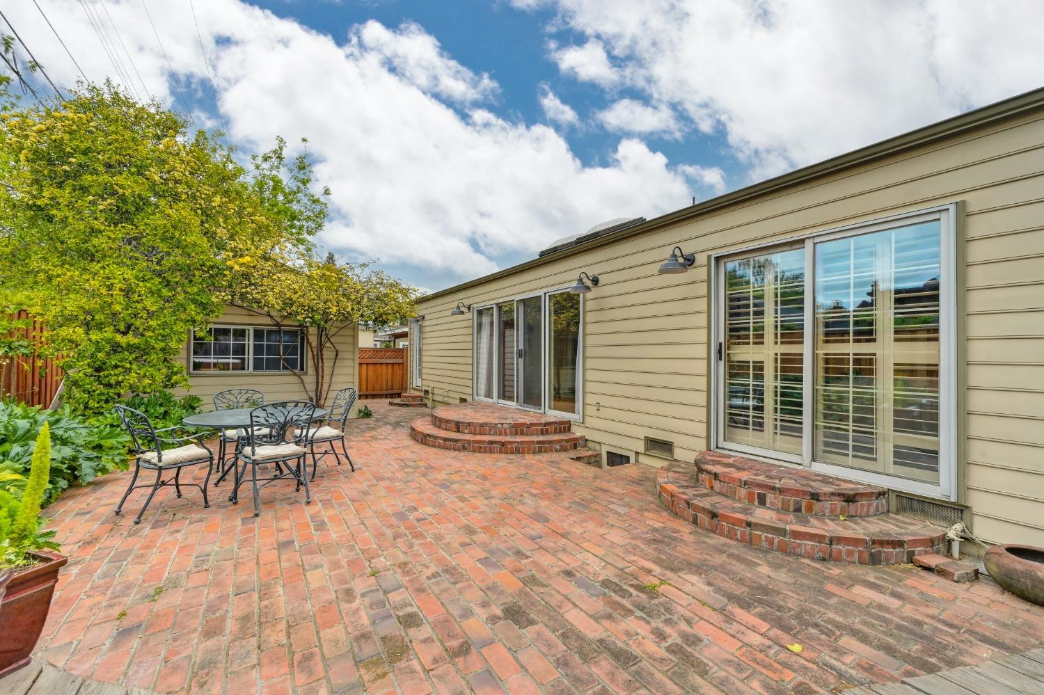 property-img