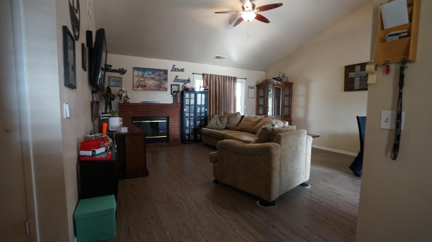 Becky Way, Waterford, California image 4