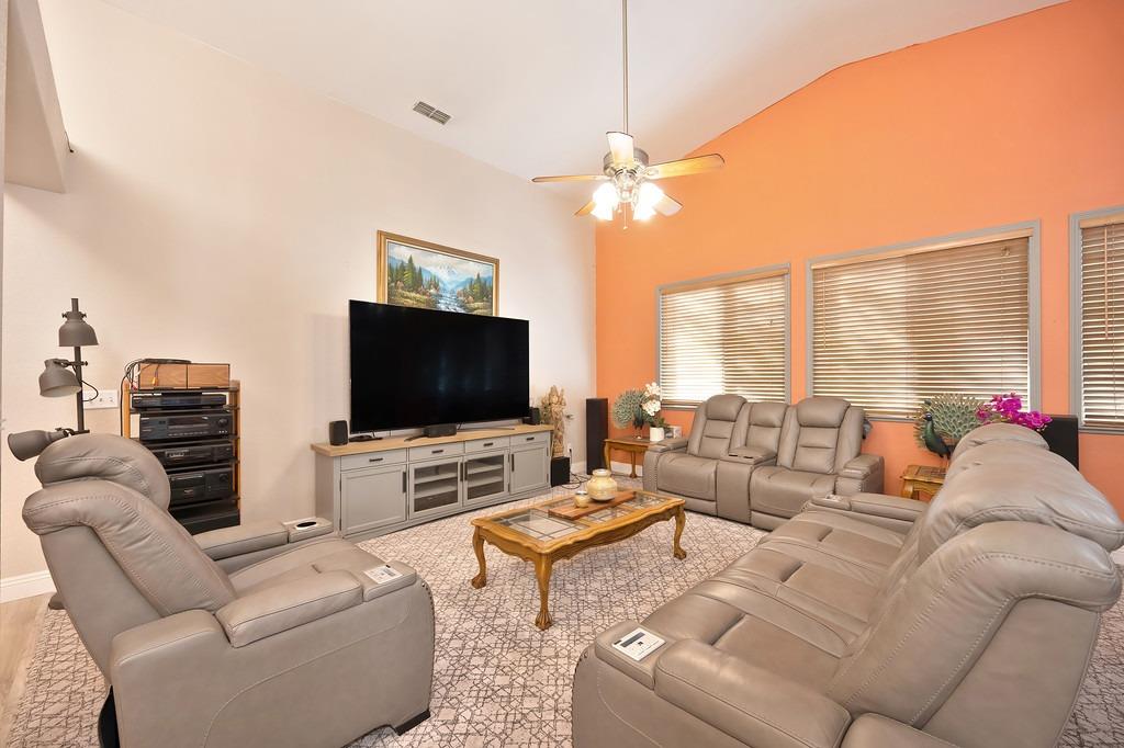Detail Gallery Image 12 of 64 For 7805 Megan Ann Ct, Antelope,  CA 95843 - 2 Beds | 2 Baths