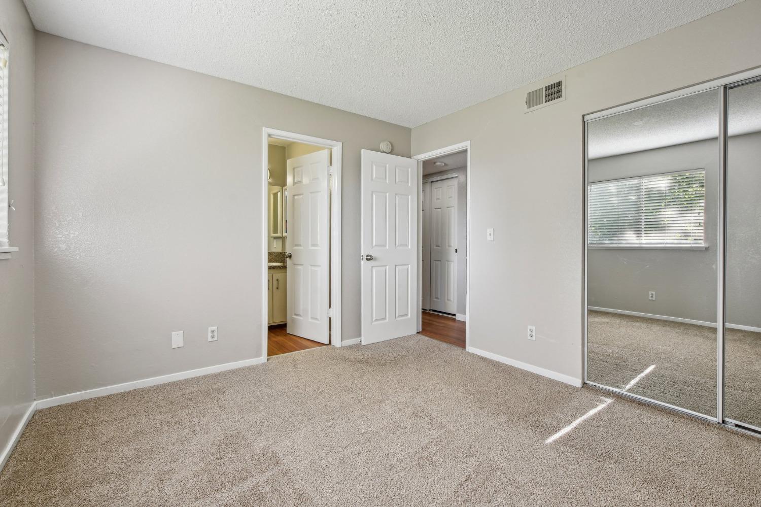 Photo #14: 225033057 Listing: Photo #14