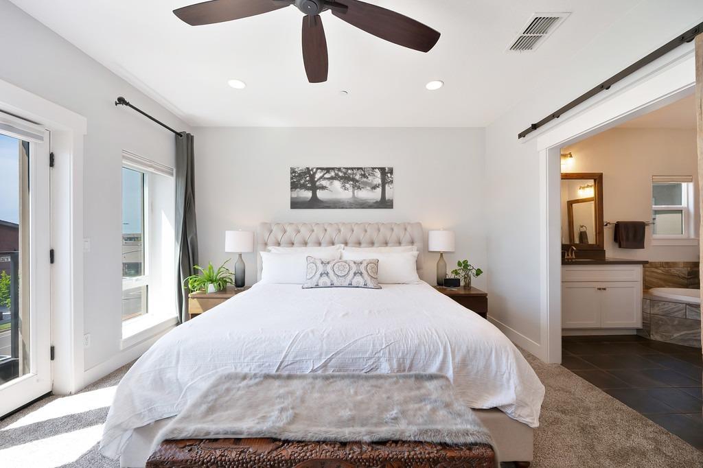 Crocker Drive, Sacramento, California image 38
