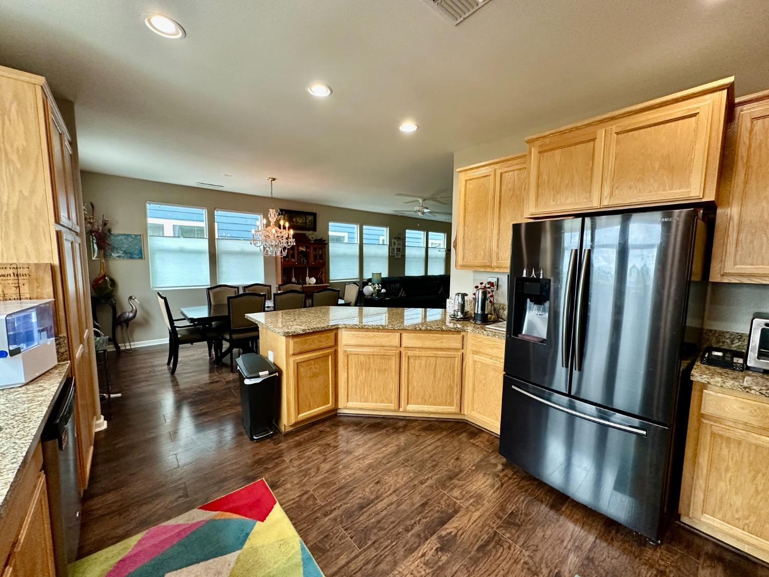 Detail Gallery Image 8 of 28 For 702 Anne Marie Way, Isleton,  CA 95641 - 3 Beds | 3 Baths