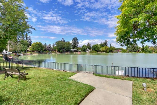 Lake Terrace Circle, Davis, California image 33