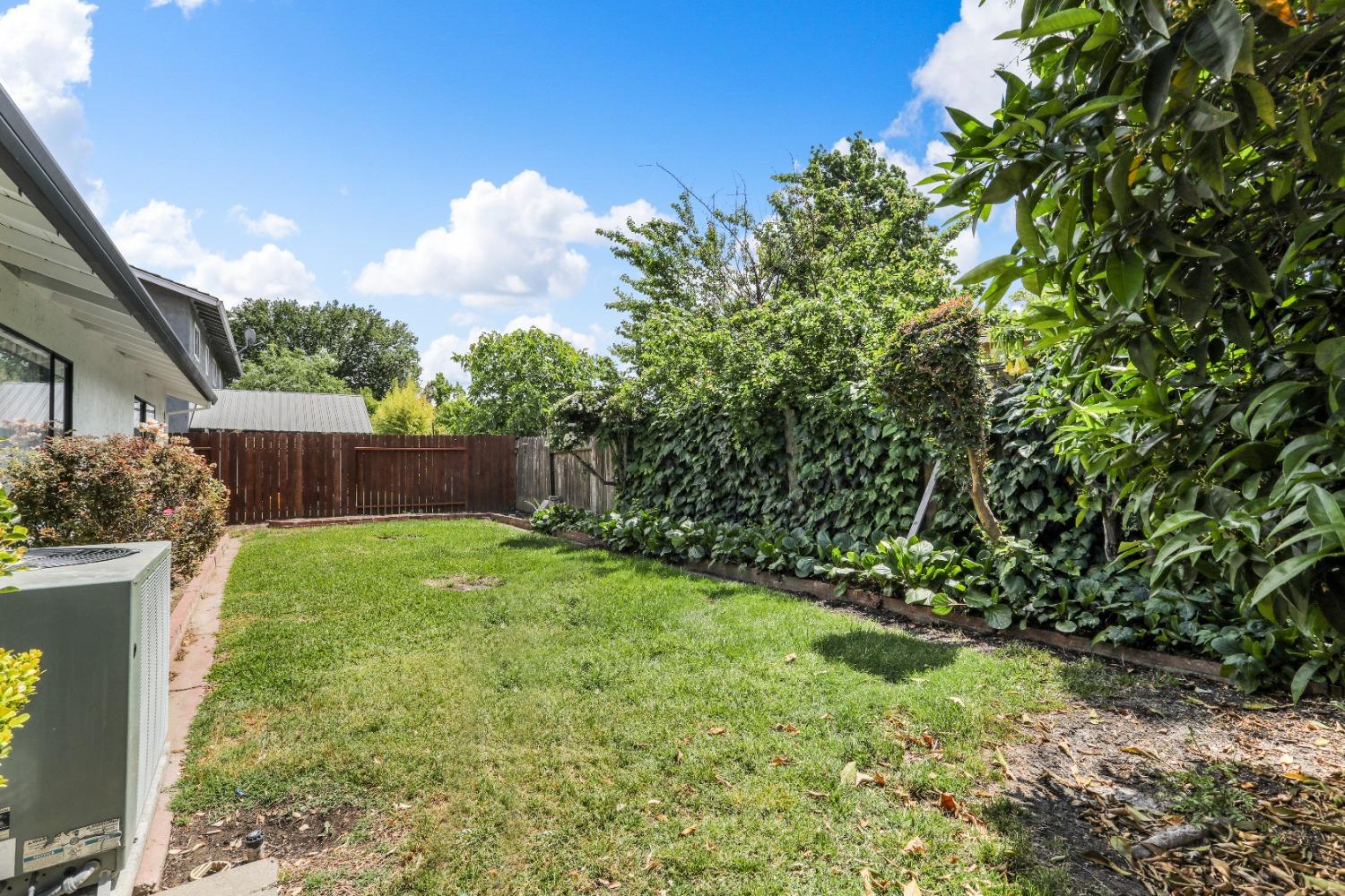 Oakhurst Way, Stockton, California image 36