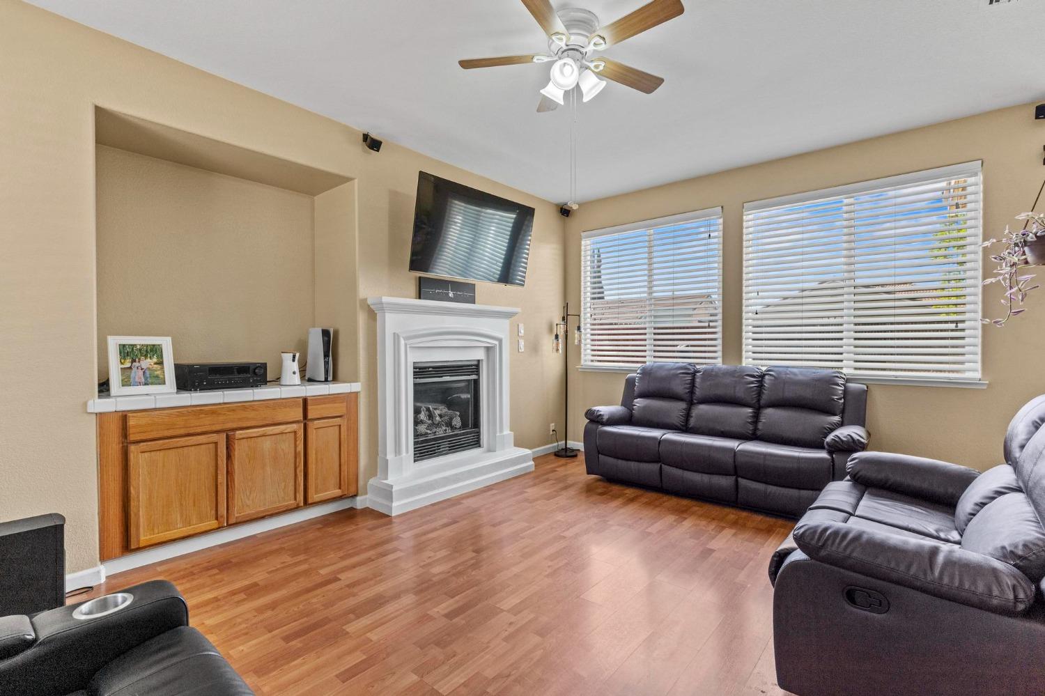 Kneebone Court, Plumas Lake, California image 2