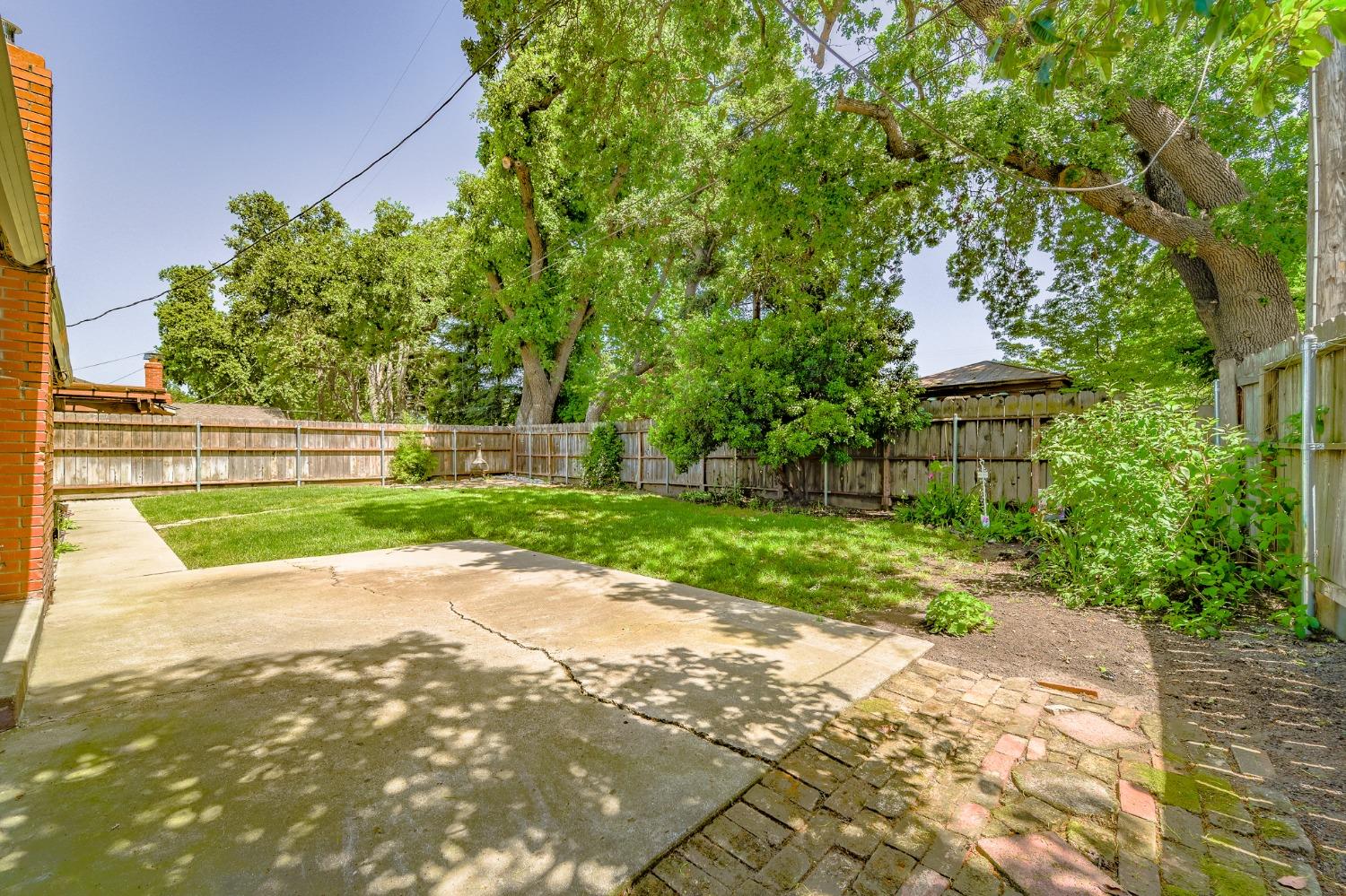 N Amber Way, Stockton, California image 34