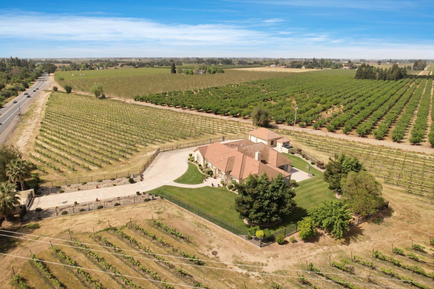 Detail Gallery Image 14 of 82 For 16355 N Highway 88, Lodi,  CA 95240 - 5 Beds | 4 Baths