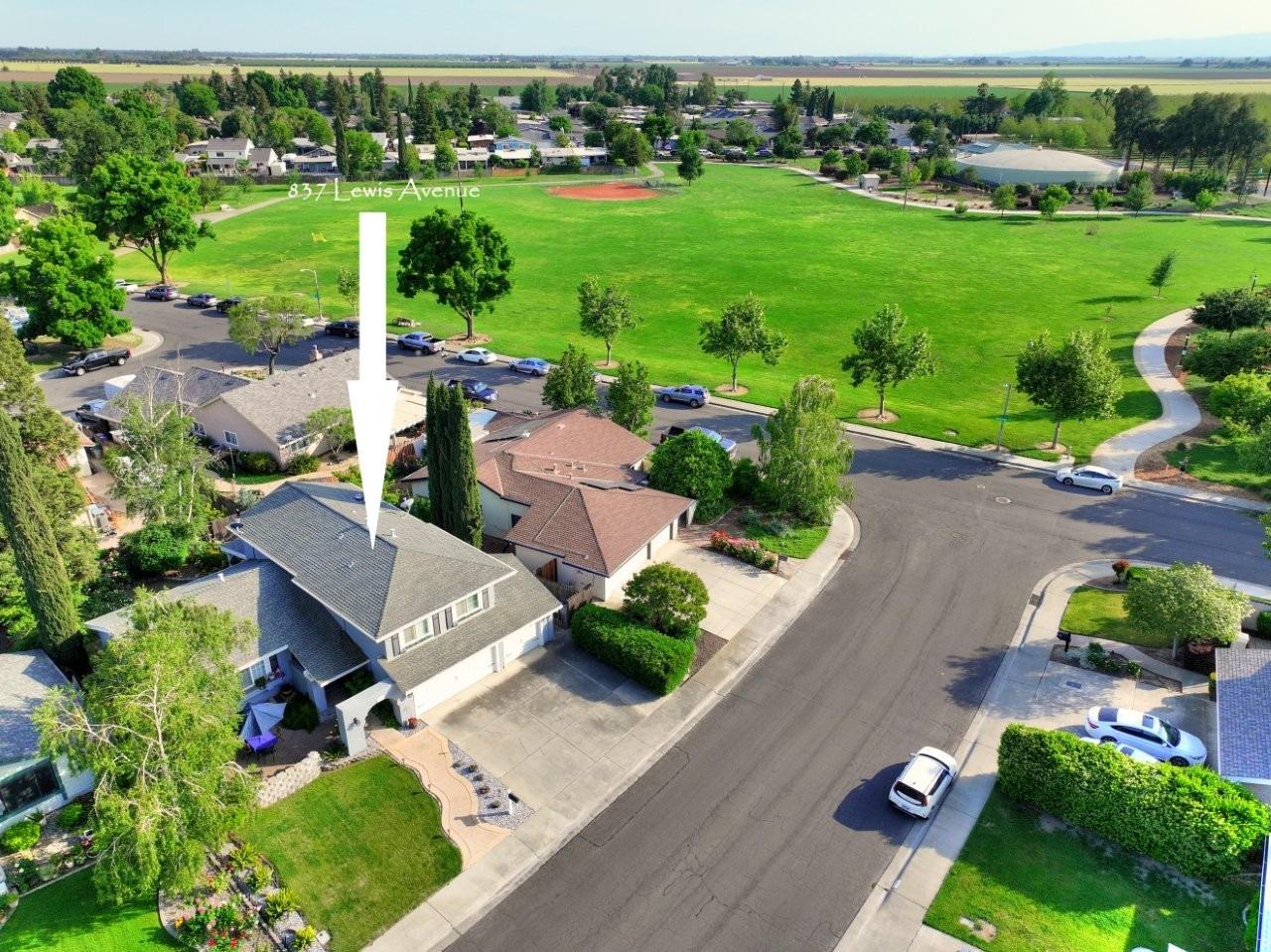 Detail Gallery Image 1 of 25 For 837 Lewis Ave, Woodland,  CA 95695 - 4 Beds | 2/1 Baths