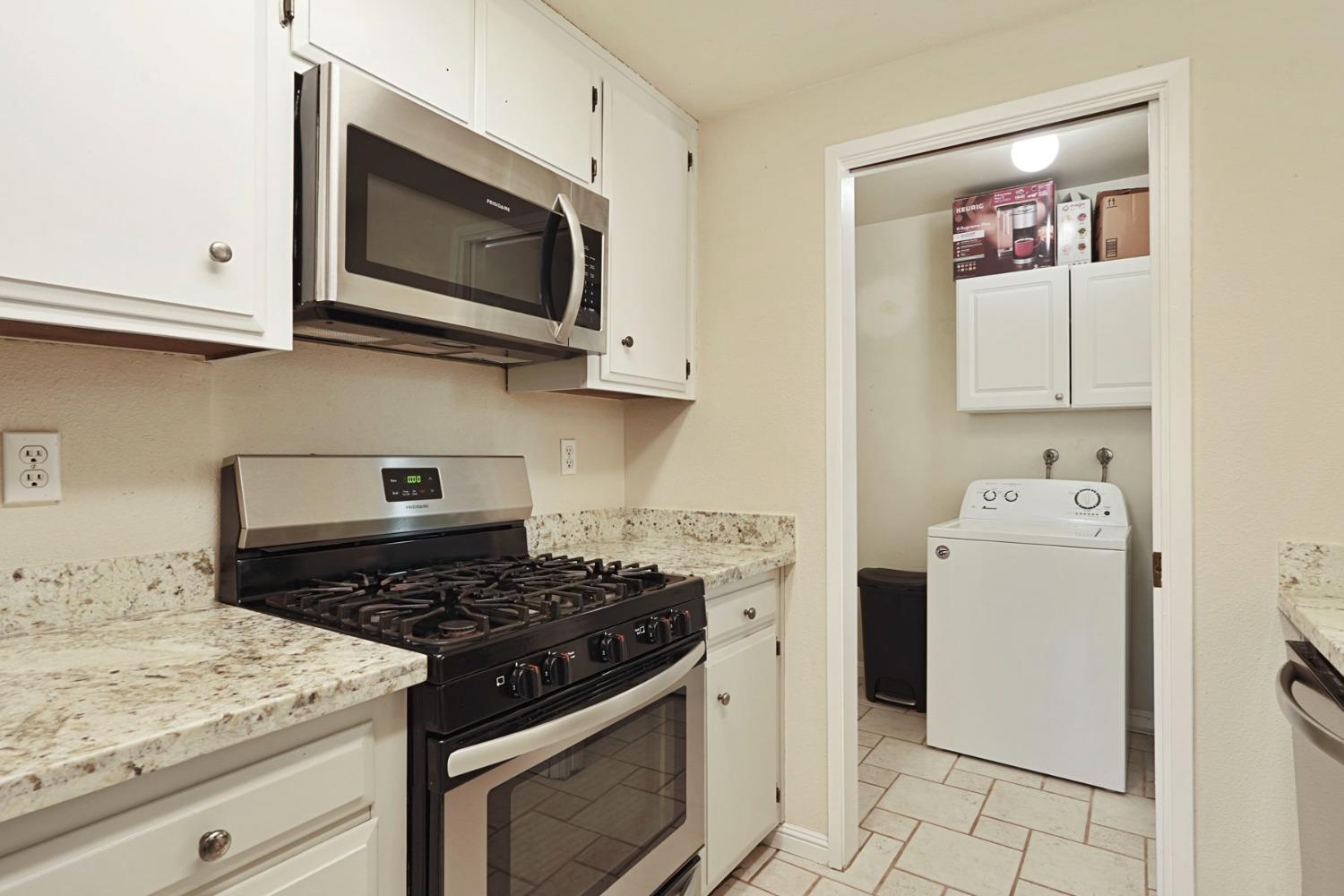 Detail Gallery Image 14 of 47 For 2572 Alexa Way, Stockton,  CA 95209 - 3 Beds | 2 Baths