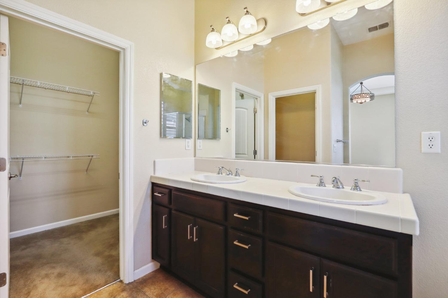 Detail Gallery Image 26 of 41 For 8040 Linda Isle Ln, Sacramento,  CA 95831 - 3 Beds | 2 Baths