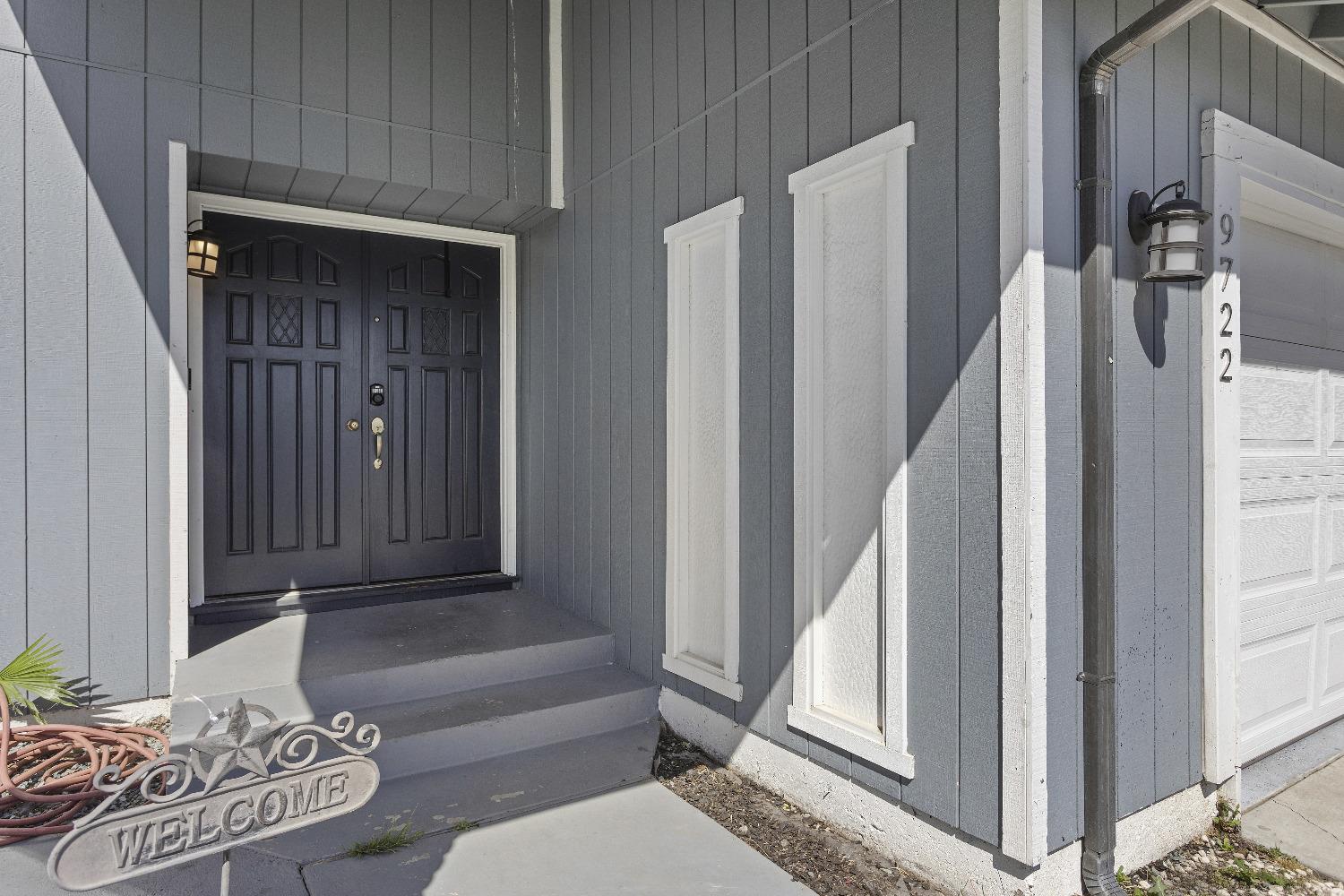 Detail Gallery Image 3 of 30 For 9722 Dublin Ct, Stockton,  CA 95209 - 3 Beds | 2/1 Baths