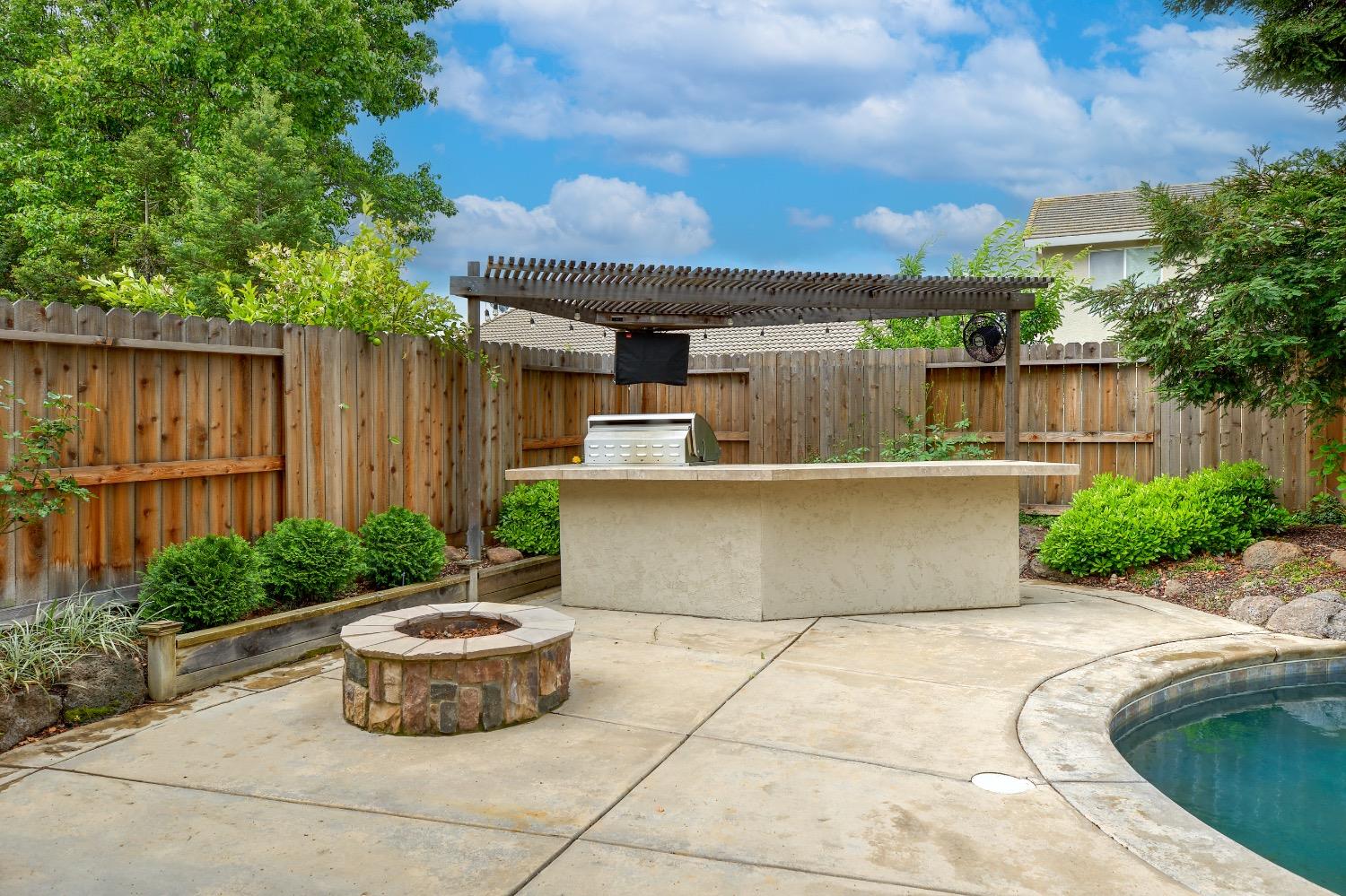 Feather Falls Court, Elk Grove, California image 34