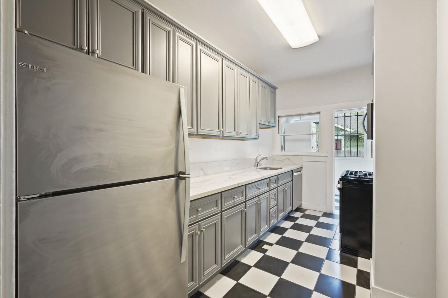 Detail Gallery Image 24 of 33 For 2400 F Street St, Sacramento,  CA 95816 - – Beds | – Baths