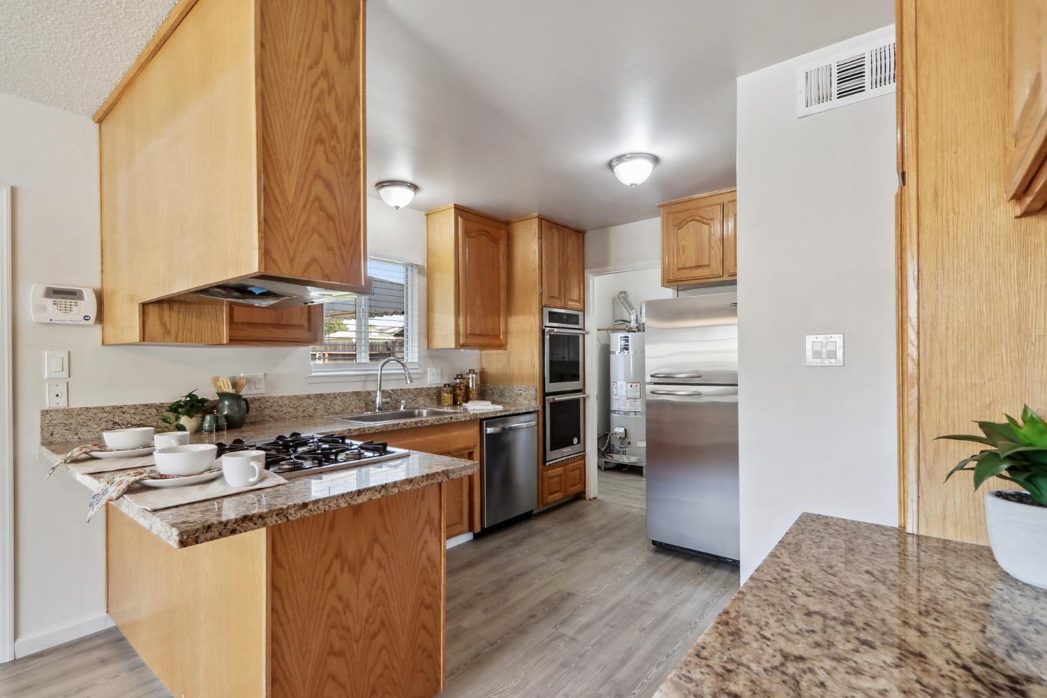 Detail Gallery Image 13 of 44 For 9101 La Riviera Dr, Sacramento,  CA 95826 - 4 Beds | 2 Baths