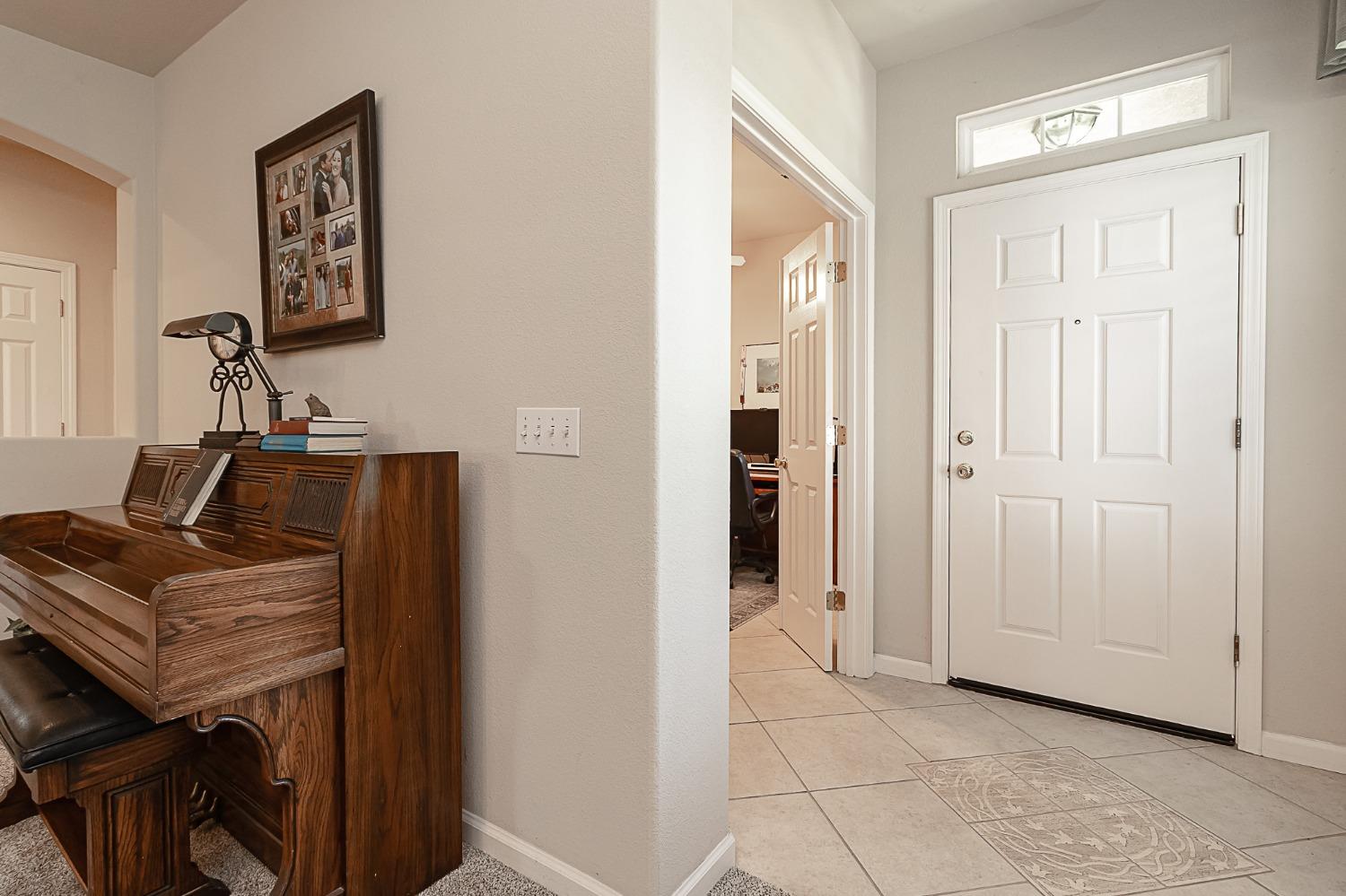 Detail Gallery Image 5 of 26 For 5304 Homewood Way, Riverbank,  CA 95367 - 3 Beds | 2 Baths