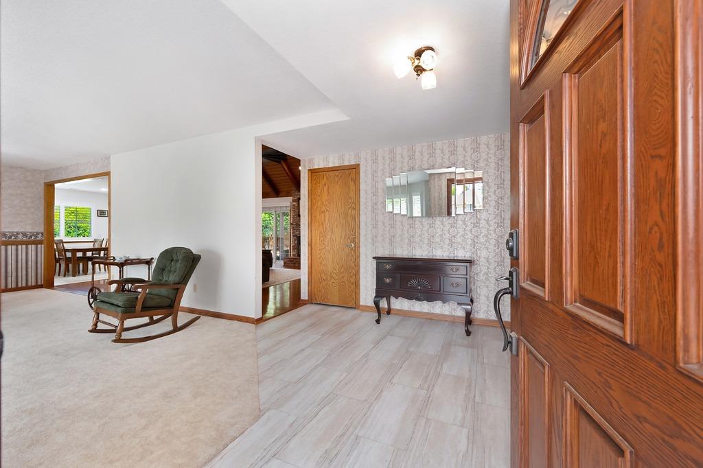 Sidesaddle Way, Roseville, California image 4