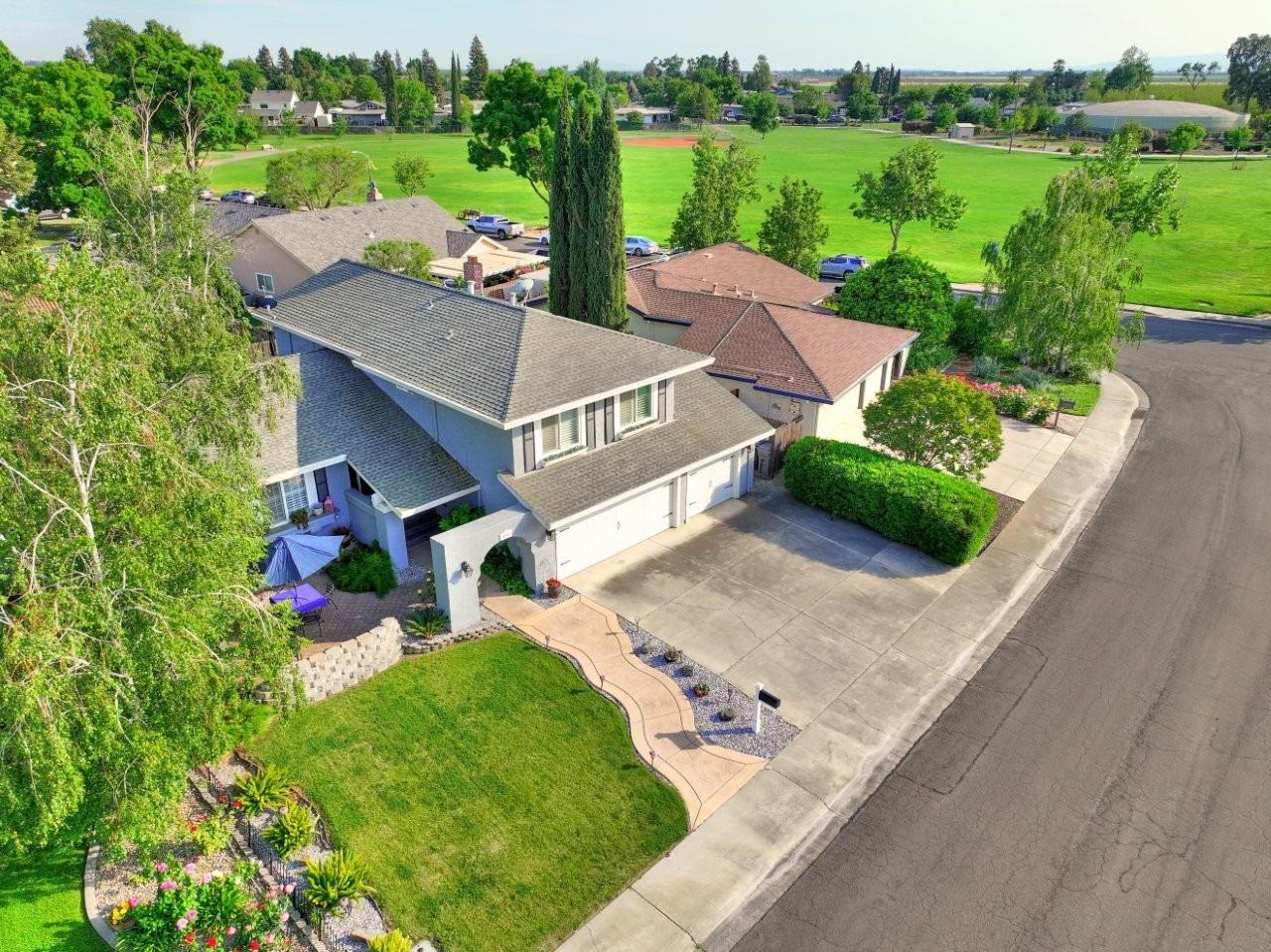 Detail Gallery Image 25 of 25 For 837 Lewis Ave, Woodland,  CA 95695 - 4 Beds | 2/1 Baths