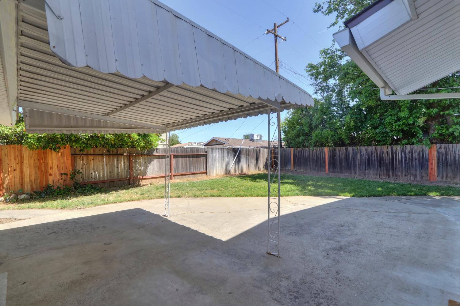 Detail Gallery Image 39 of 44 For 9101 La Riviera Dr, Sacramento,  CA 95826 - 4 Beds | 2 Baths