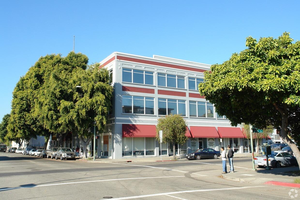 Detail Gallery Image 2 of 18 For 212 9th #304,  Oakland,  CA 94607 - – Beds | – Baths