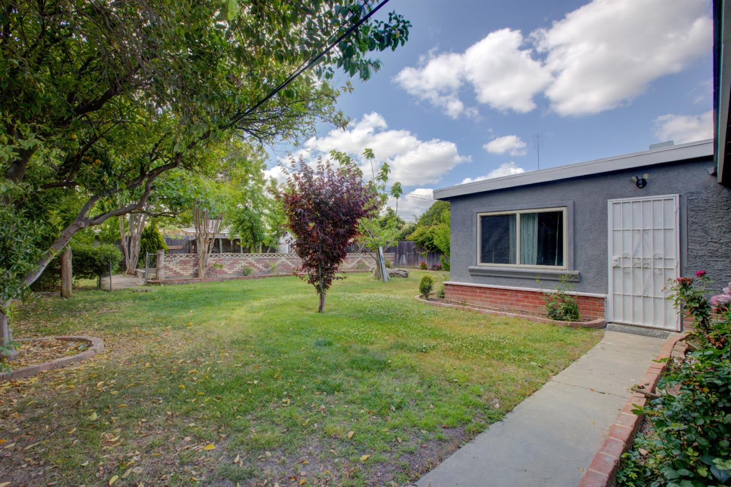 E 19th Street, Merced, California image 39
