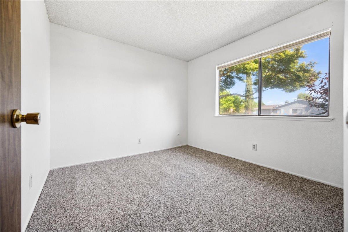 Detail Gallery Image 14 of 26 For 4308 Tallyho Dr, Sacramento,  CA 95826 - 3 Beds | 2 Baths