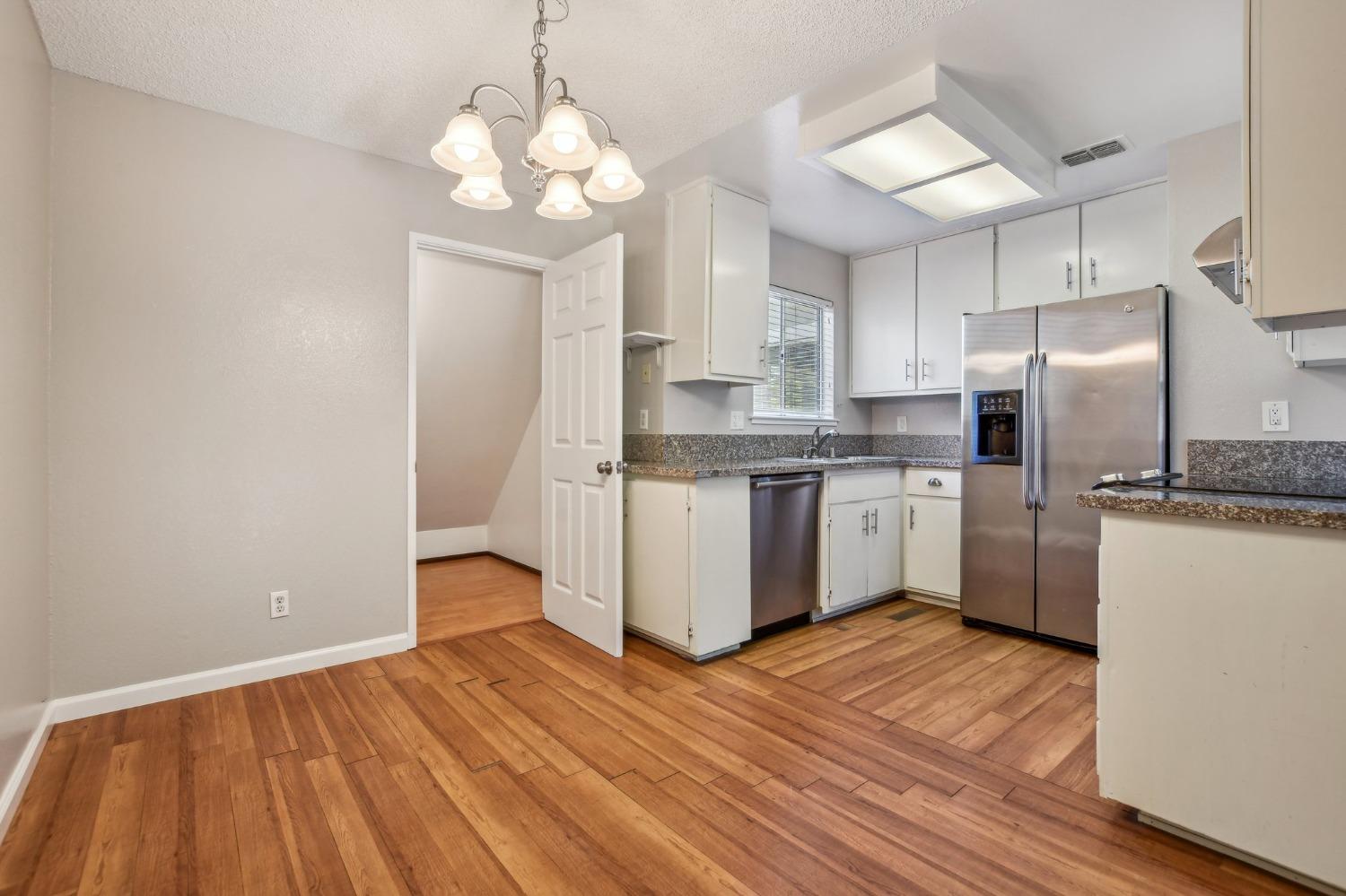 Photo #9: 225033057 Listing: Photo #9