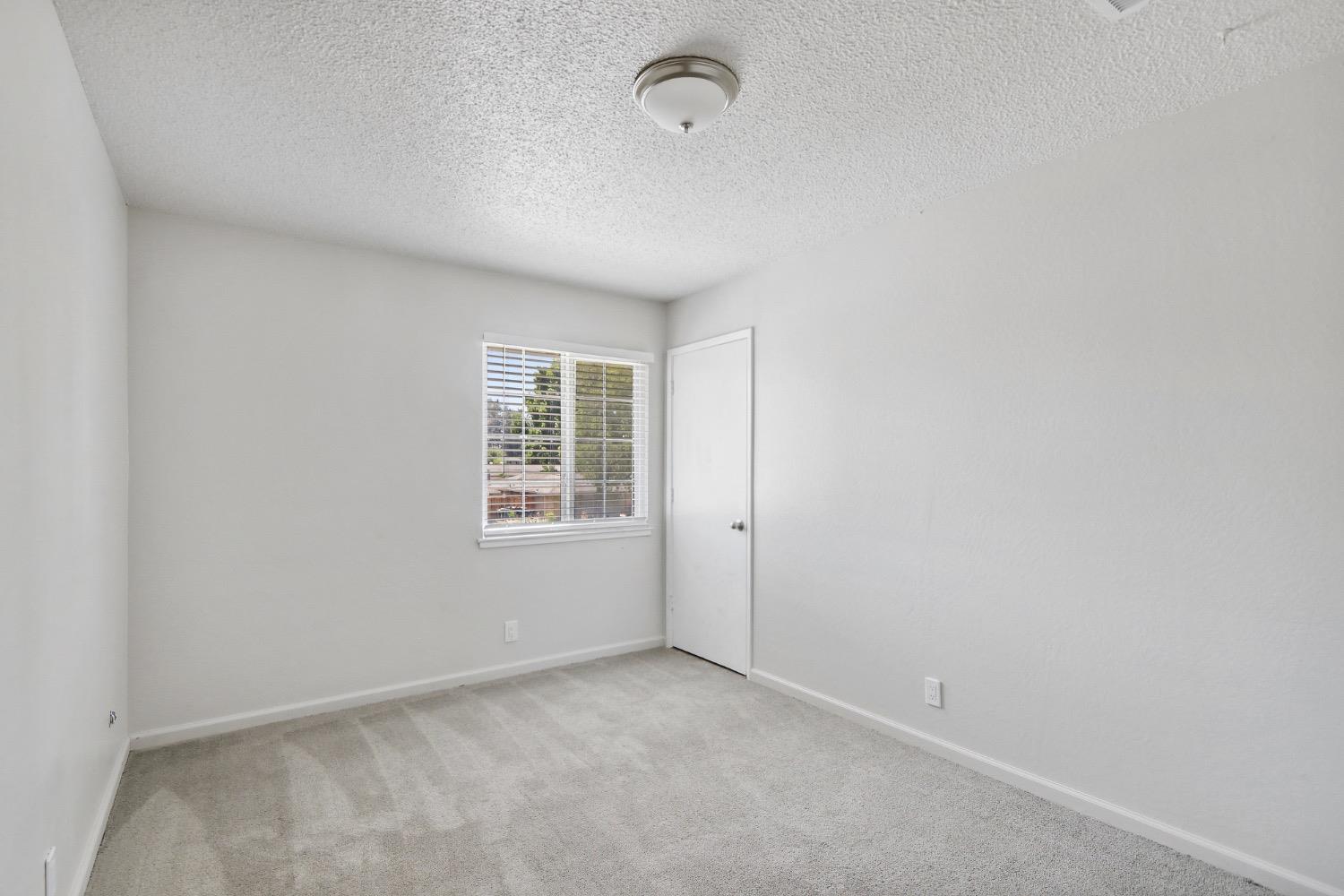 Detail Gallery Image 29 of 44 For 9101 La Riviera Dr, Sacramento,  CA 95826 - 4 Beds | 2 Baths