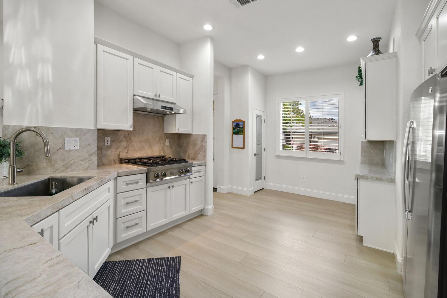 Detail Gallery Image 27 of 85 For 2500 Emerald Lake, Elk Grove,  CA 95758 - 2 Beds | 2 Baths