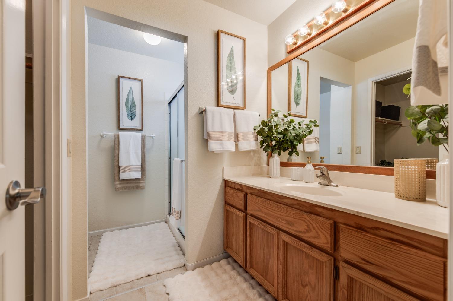 W Oak Court, Citrus Heights, California image 9