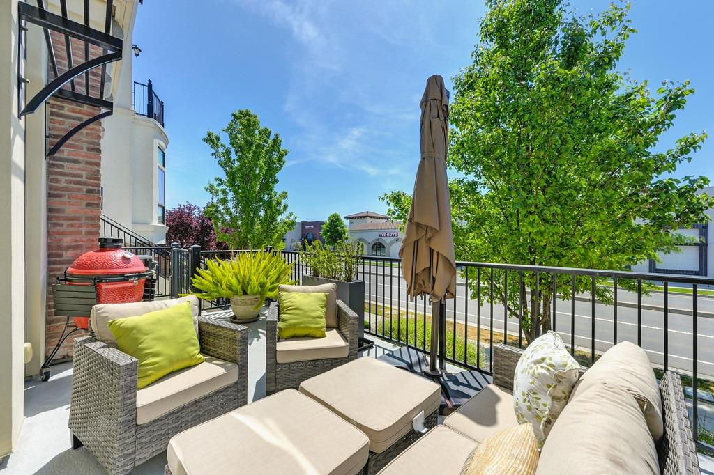 Crocker Drive, Sacramento, California image 5