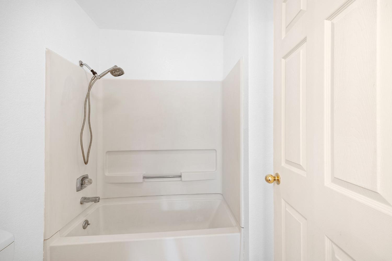 Photo #23: 225053638 Listing: Photo #23