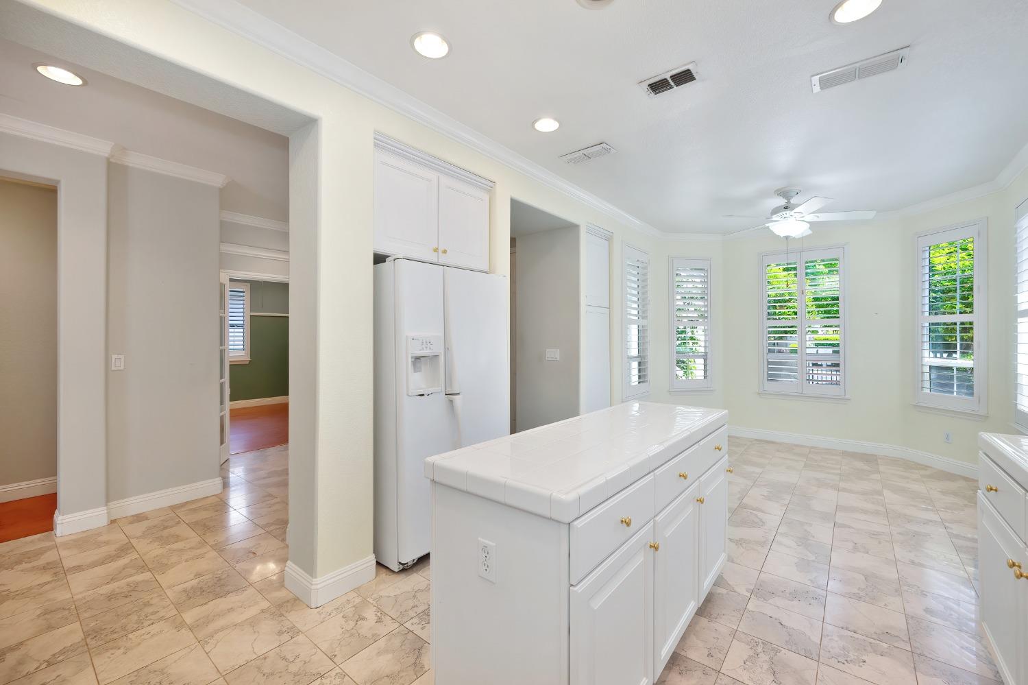 Detail Gallery Image 11 of 24 For 251 Perazul Cir, Sacramento,  CA 95835 - 1 Beds | 2 Baths