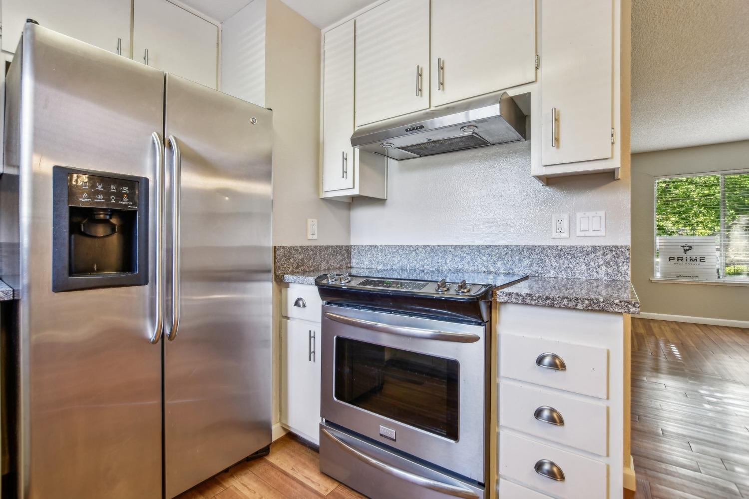 Photo #11: 225033057 Listing: Photo #11