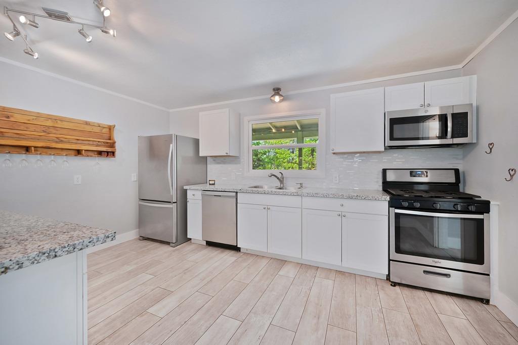 Meadow Drive, Grass Valley, California image 11