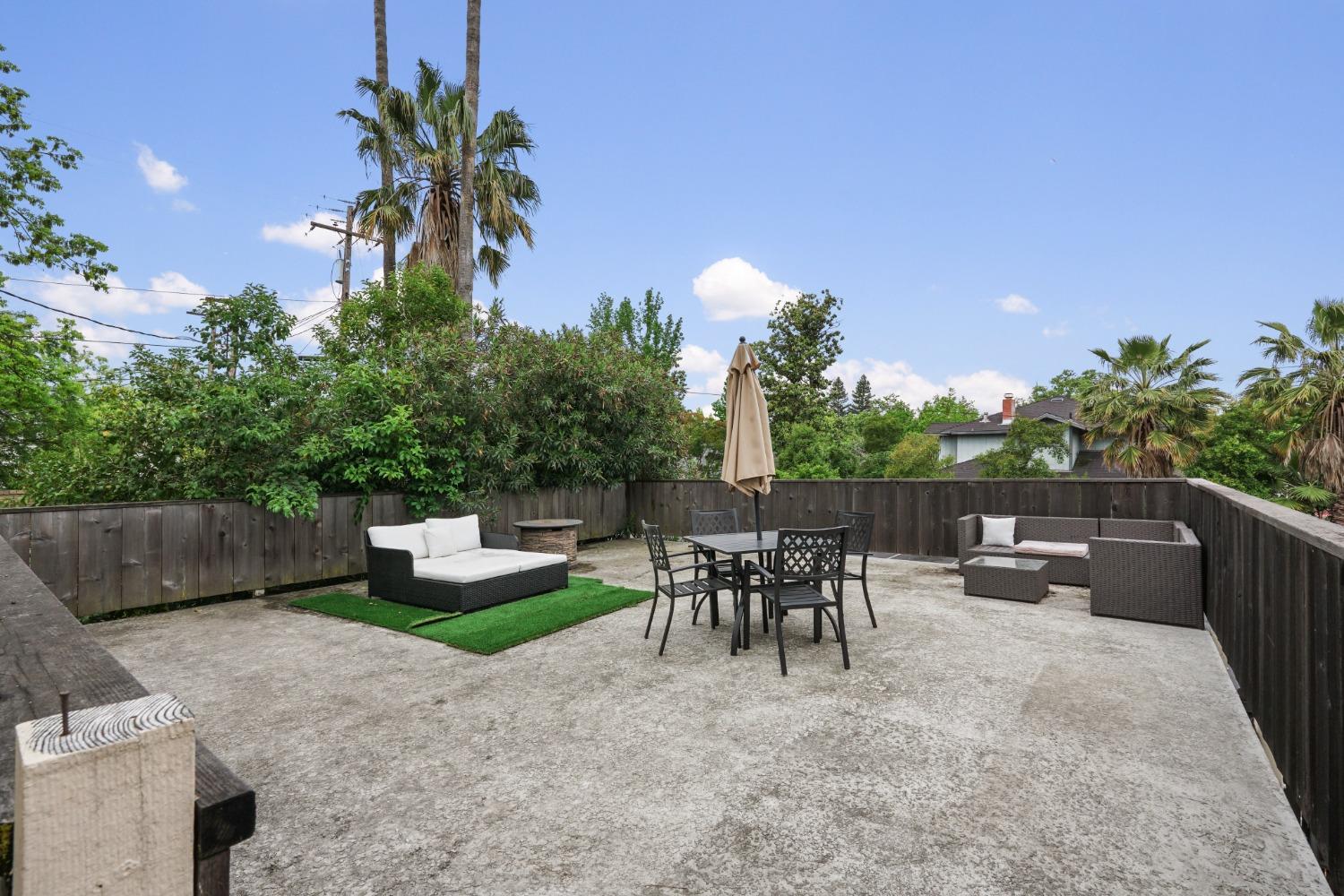 Detail Gallery Image 17 of 26 For 910 38th St, Sacramento,  CA 95816 - – Beds | – Baths