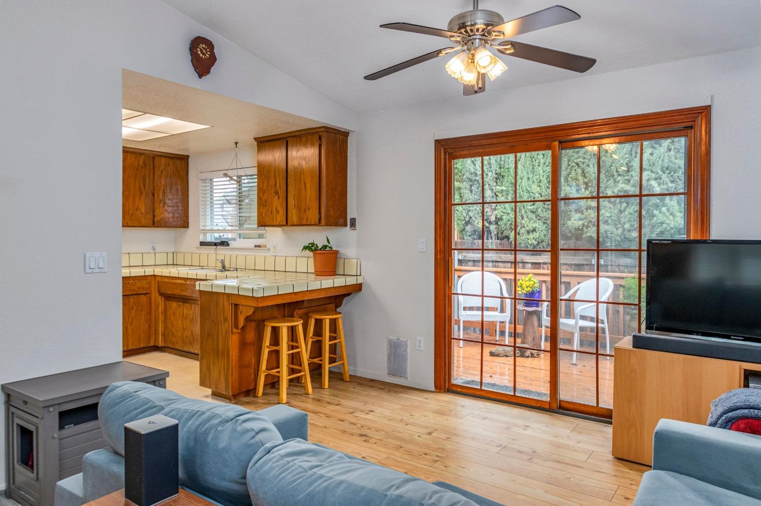 Photo #3: 225055334 Listing 