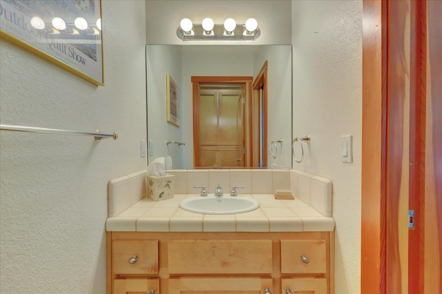 Detail Gallery Image 32 of 80 For 12673 Hoppy Hollow Rd, Grass Valley,  CA 95945 - 4 Beds | 3/1 Baths