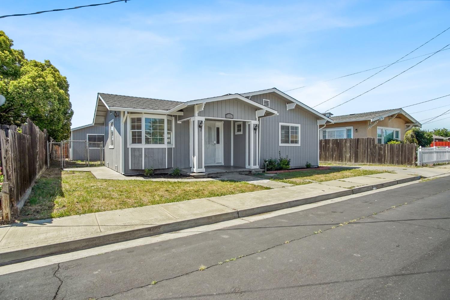 Edythe Street, Manteca, California image 2