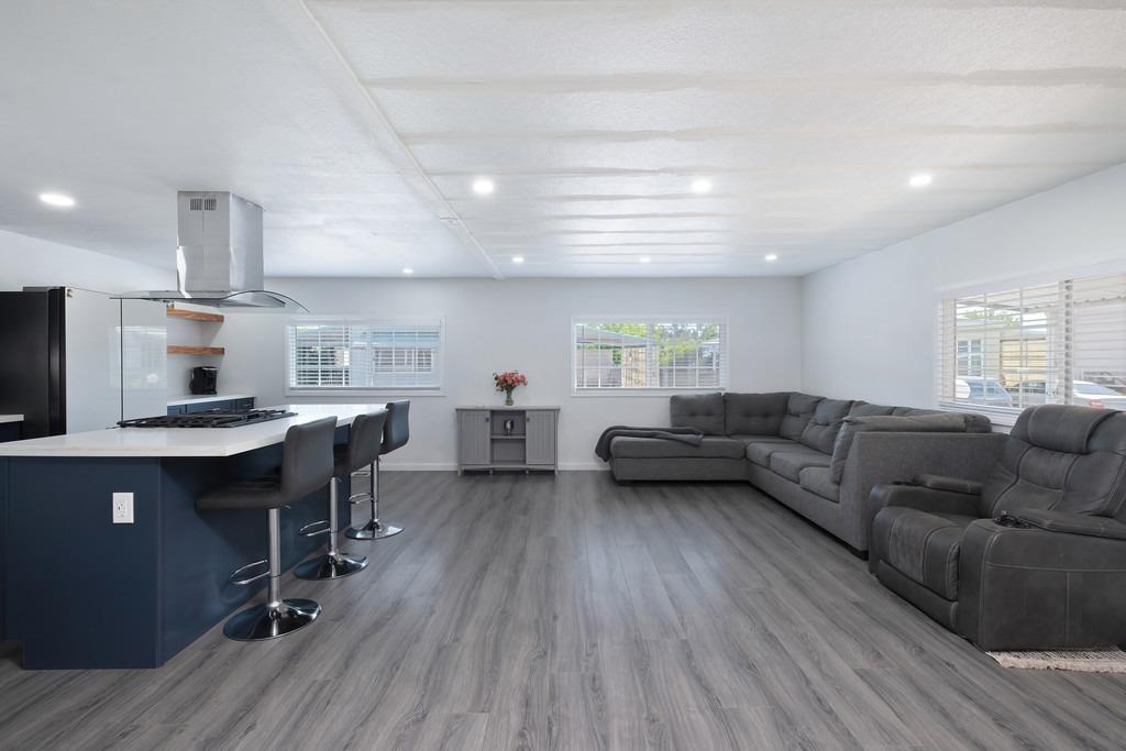 Detail Gallery Image 7 of 41 For 6025 Dias Ave 183, Sacramento,  CA 95824 - 2 Beds | 2 Baths