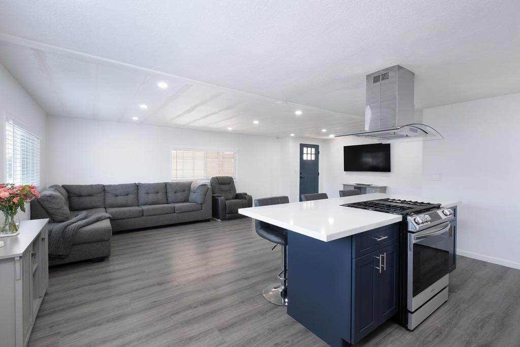 Detail Gallery Image 10 of 41 For 6025 Dias Ave 183, Sacramento,  CA 95824 - 2 Beds | 2 Baths