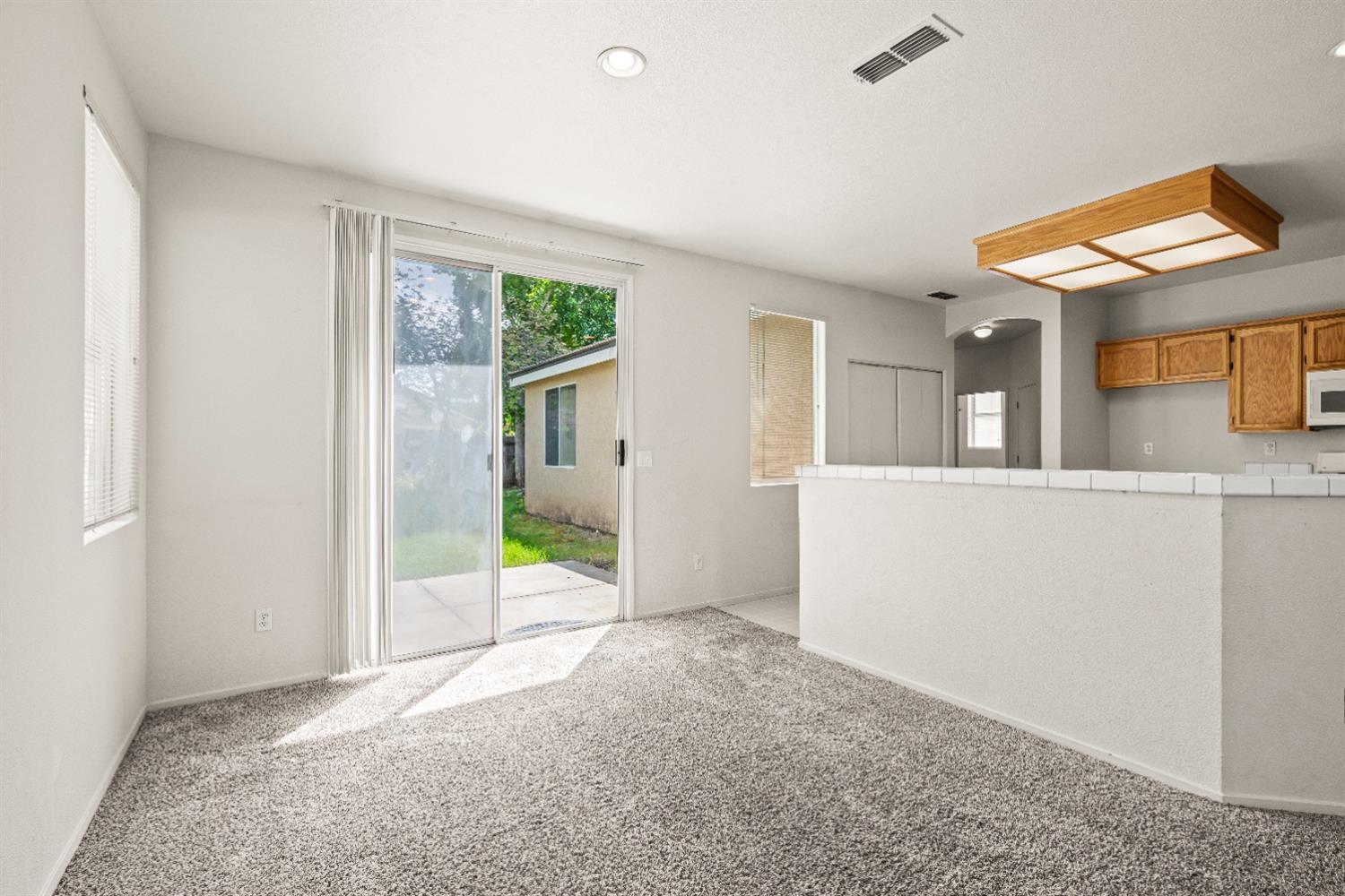 Detail Gallery Image 11 of 29 For 9394 Bennoel Way, Elk Grove,  CA 95758 - 3 Beds | 2 Baths