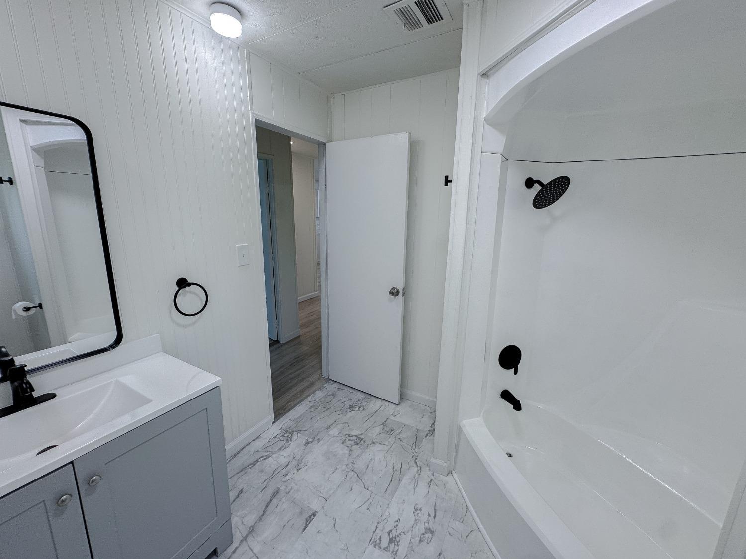 Detail Gallery Image 31 of 48 For 5836 Stonyford, Sacramento,  CA 95842 - 3 Beds | 2 Baths