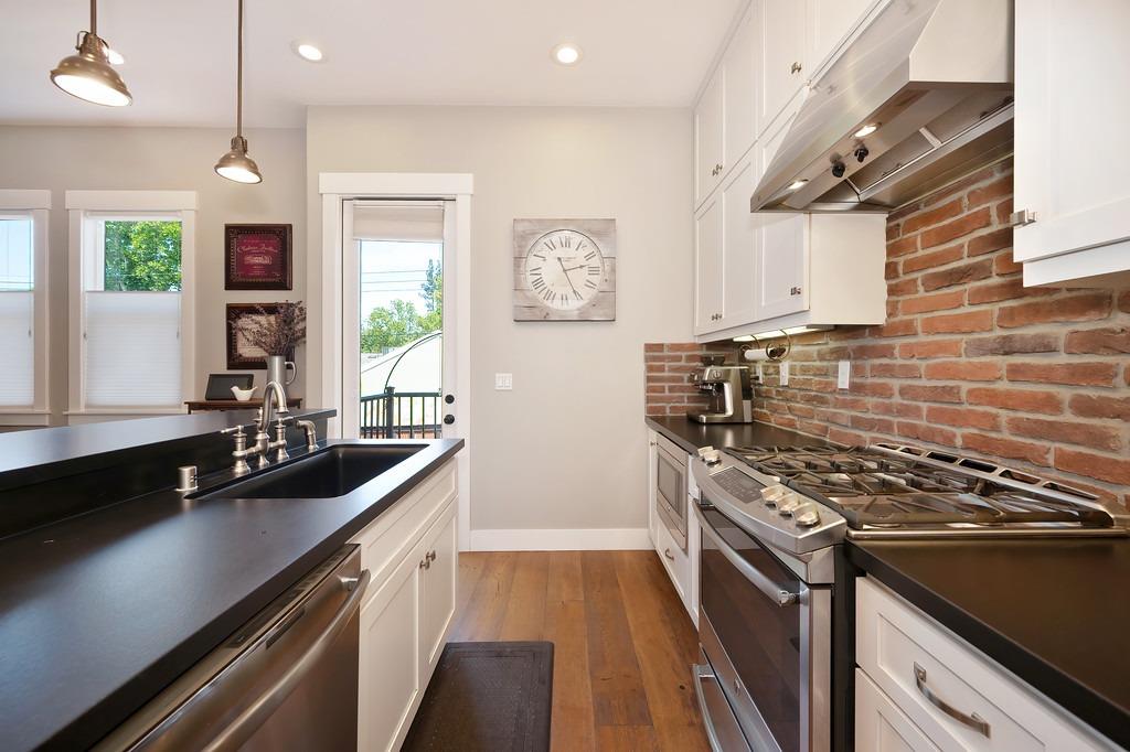 Crocker Drive, Sacramento, California image 26