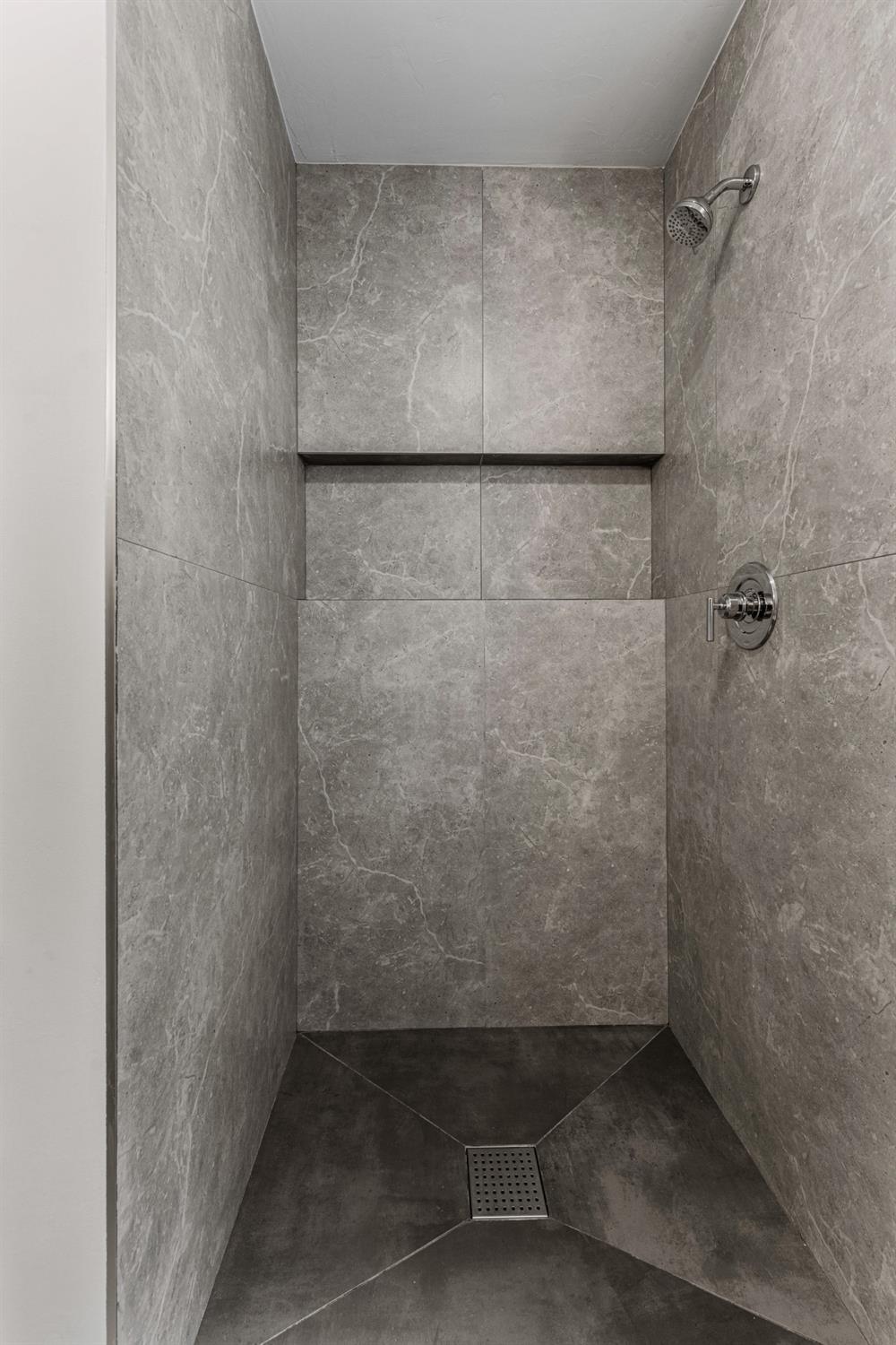 Detail Gallery Image 25 of 39 For 6865 Escallonia Dr, Orangevale,  CA 95662 - 3 Beds | 3 Baths