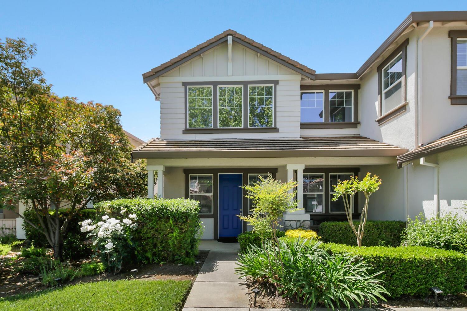 Detail Gallery Image 4 of 82 For 9736 Harrier Way, Elk Grove,  CA 95757 - 4 Beds | 3 Baths