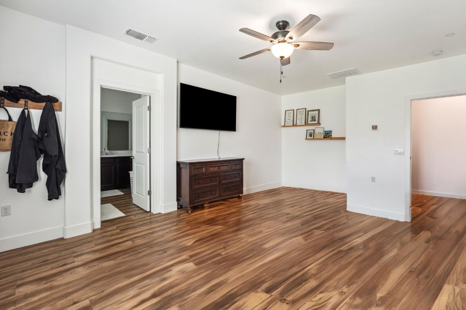 Abbeylane Way, Olivehurst, California image 14