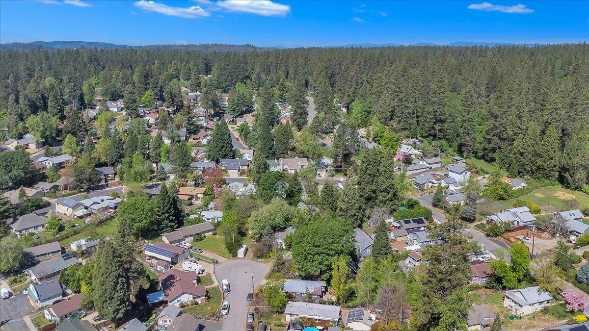 Saint Patricks Drive, Grass Valley, California image 30